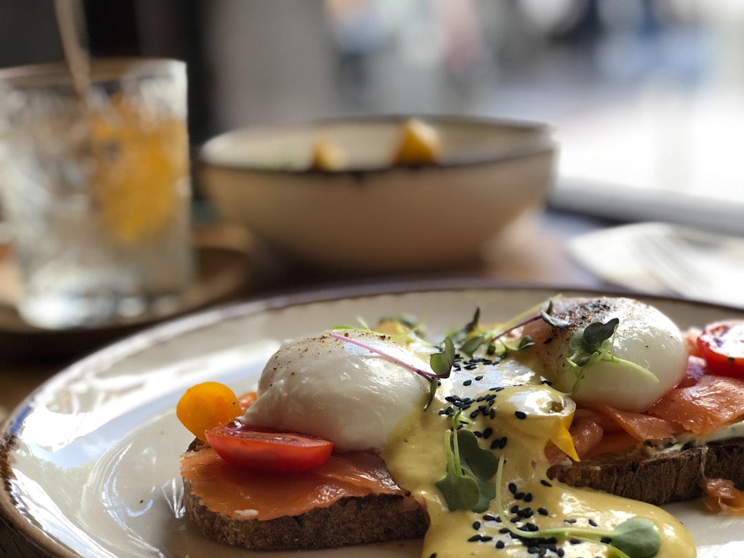 découvrez notre guide ultime du brunch, une expérience culinaire parfaite pour un repas détendu entre amis ou en famille. savourez des plats variés, des recettes délicieuses et des conseils pour organiser un brunch inoubliable.