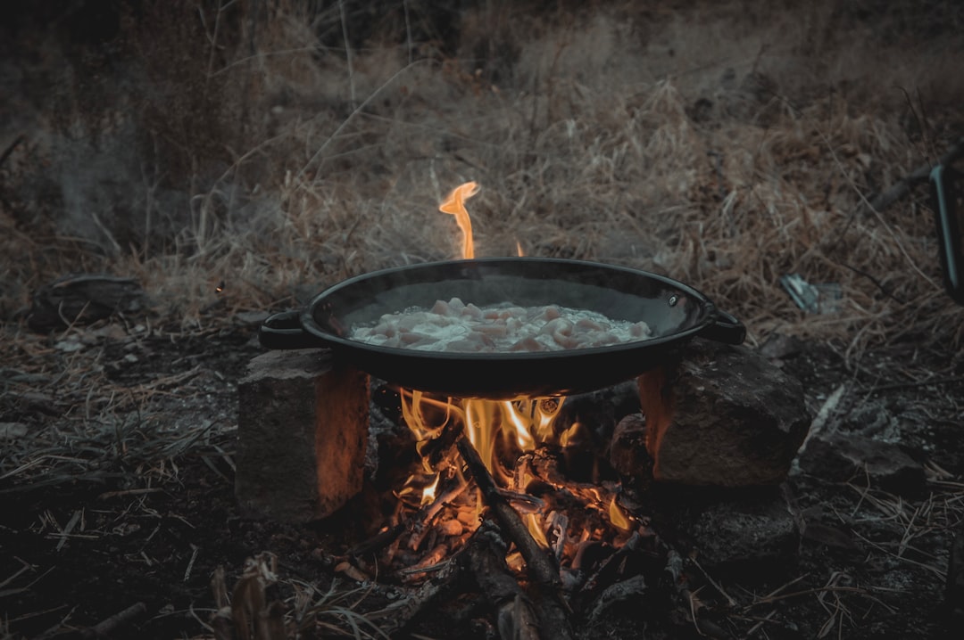 découvrez des recettes délicieuses et économiques avec notre guide de budget cooking. apprenez à préparer des repas savoureux sans vous ruiner tout en optimisant vos dépenses alimentaires.