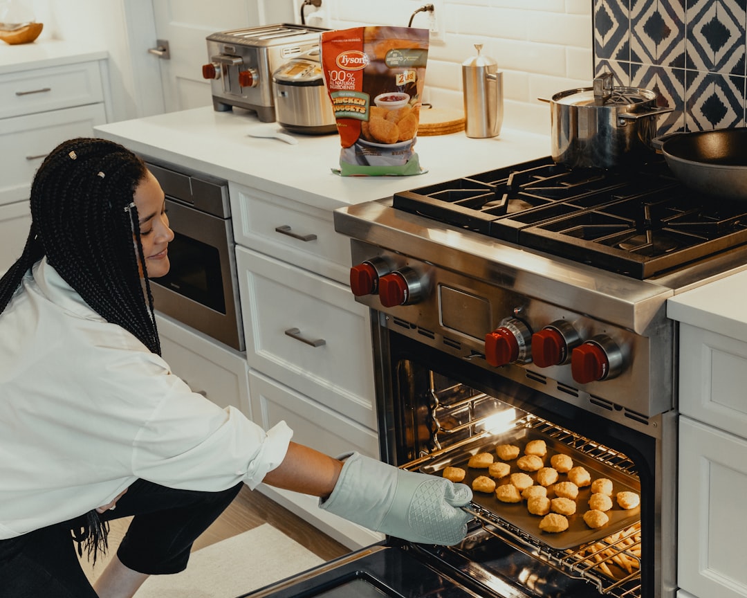découvrez des recettes délicieuses et abordables avec notre guide de cuisine économique. apprenez à cuisiner des plats savoureux sans vous ruiner, avec des astuces pratiques et des ingrédients faciles à trouver. idéal pour les passionnés de cuisine qui souhaitent maîtriser l'art du bon goût à petit prix.