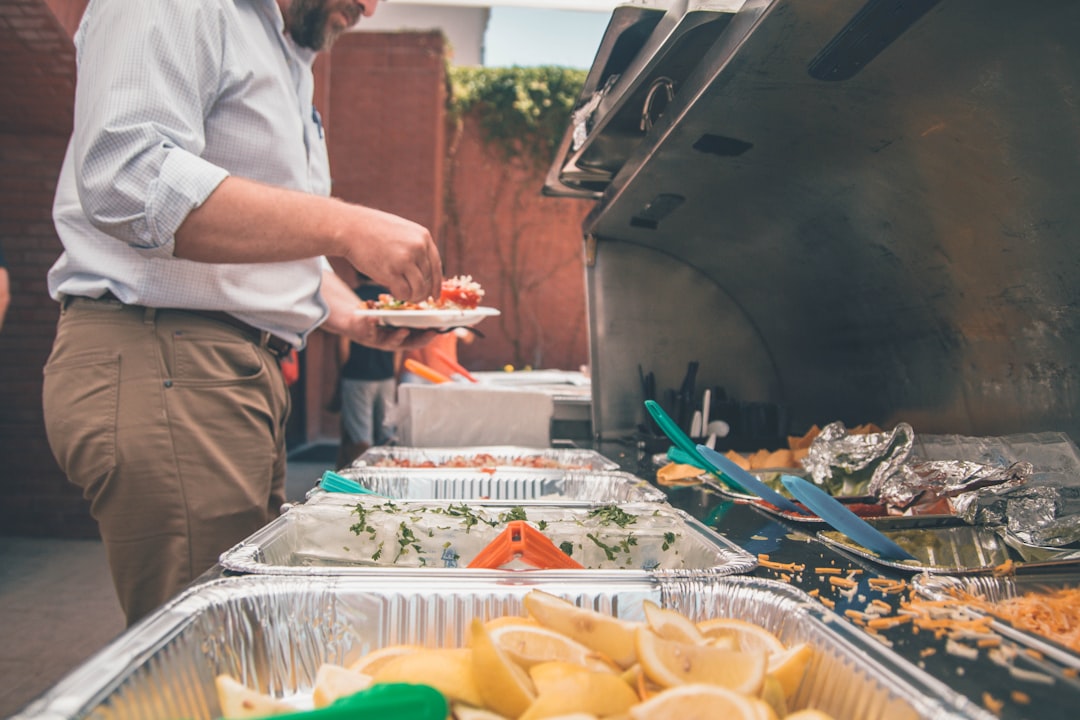 découvrez notre buffet varié, offrant une sélection délicieuse de plats chauds et froids, parfaits pour toutes vos occasions. que ce soit pour un événement familial, une fête d'entreprise ou un simple repas entre amis, notre buffet saura séduire vos convives avec des saveurs authentiques et un service exceptionnel.