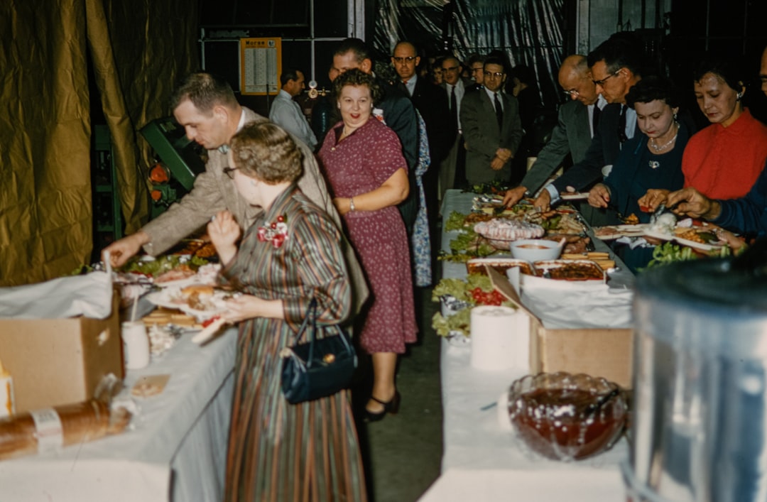 découvrez notre buffet varié, offrant une sélection de plats savoureux pour satisfaire toutes vos envies culinaires. que ce soit pour un repas en famille, un événement spécial ou une sortie entre amis, notre buffet est l'endroit idéal pour savourer des délices gastronomiques dans une ambiance conviviale.