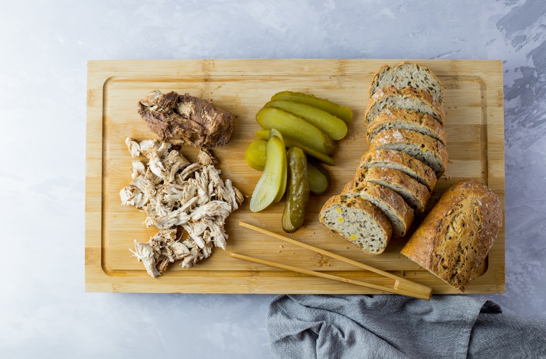 découvrez une délicieuse recette de poulet qui ravira vos papilles ! facile à préparer, cette recette allie saveurs et simplicité pour un repas réussi en famille ou entre amis.