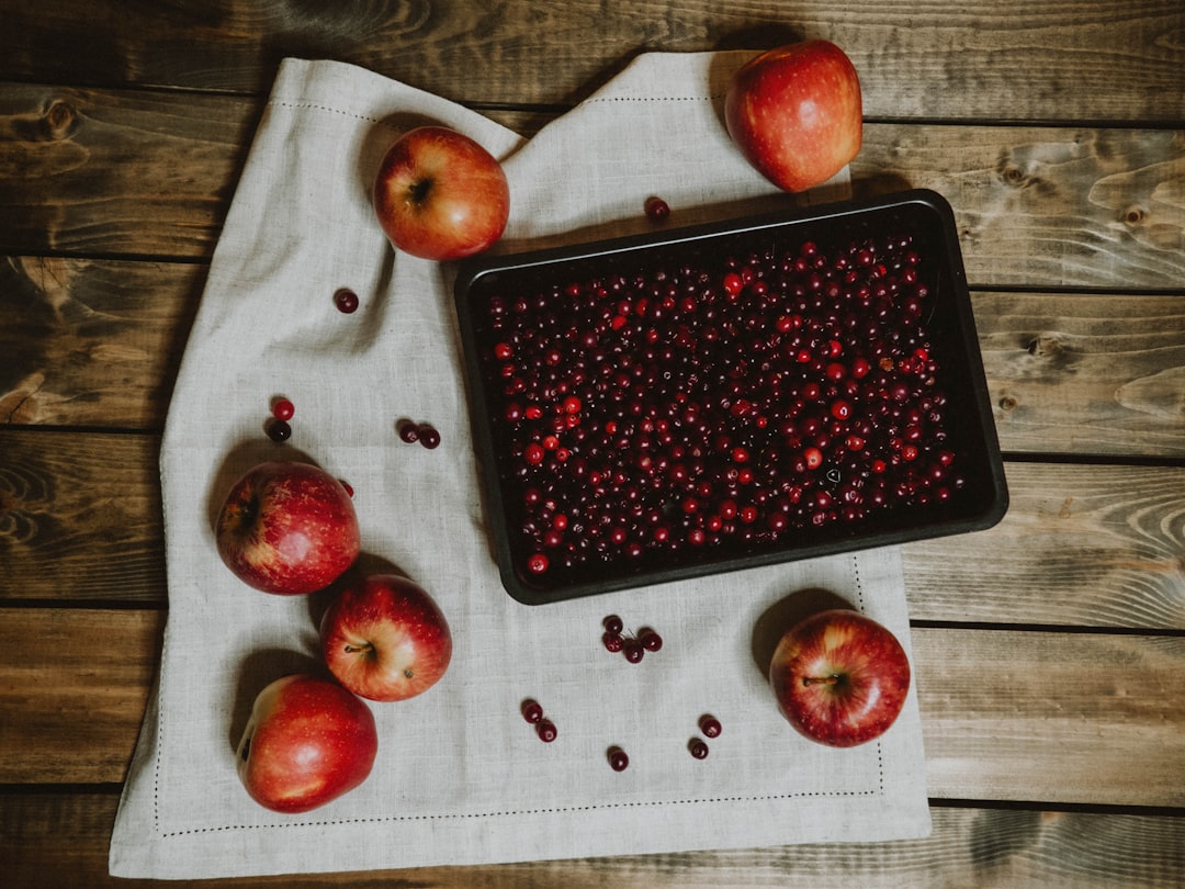 découvrez des recettes de noël délicieuses et festives pour émerveiller vos proches. des plats traditionnels aux desserts gourmands, trouvez l'inspiration pour un repas inoubliable et partagez la magie des fêtes !