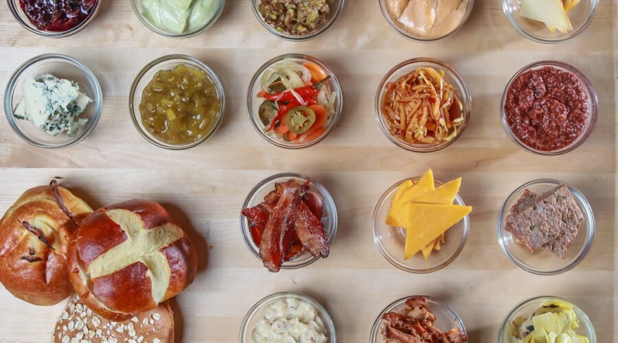 découvrez l'univers savoureux du chutney, ces délicieuses préparations à base de fruits et d'épices qui rehausseront vos plats. apprenez à créer des chutneys maison pour accompagner viandes, fromages et plats végétariens.