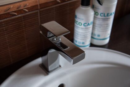 découvrez nos astuces de nettoyage incontournables pour garder votre maison éclatante et bien ordonnée. des conseils pratiques pour tout, des surfaces aux tapis, afin de simplifier votre routine de ménage.