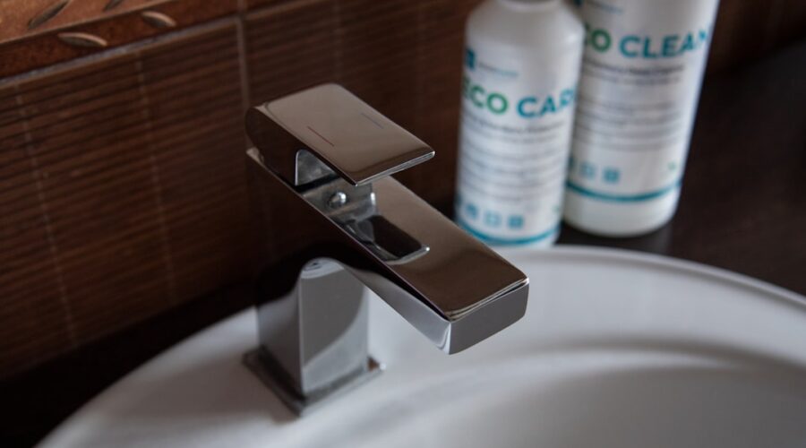 découvrez nos astuces de nettoyage incontournables pour garder votre maison éclatante et bien ordonnée. des conseils pratiques pour tout, des surfaces aux tapis, afin de simplifier votre routine de ménage.