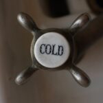 découvrez les bienfaits des compresses froides pour soulager les douleurs, réduire l'inflammation et favoriser la récupération. apprenez comment les utiliser efficacement pour apaiser les blessures et améliorer votre bien-être.