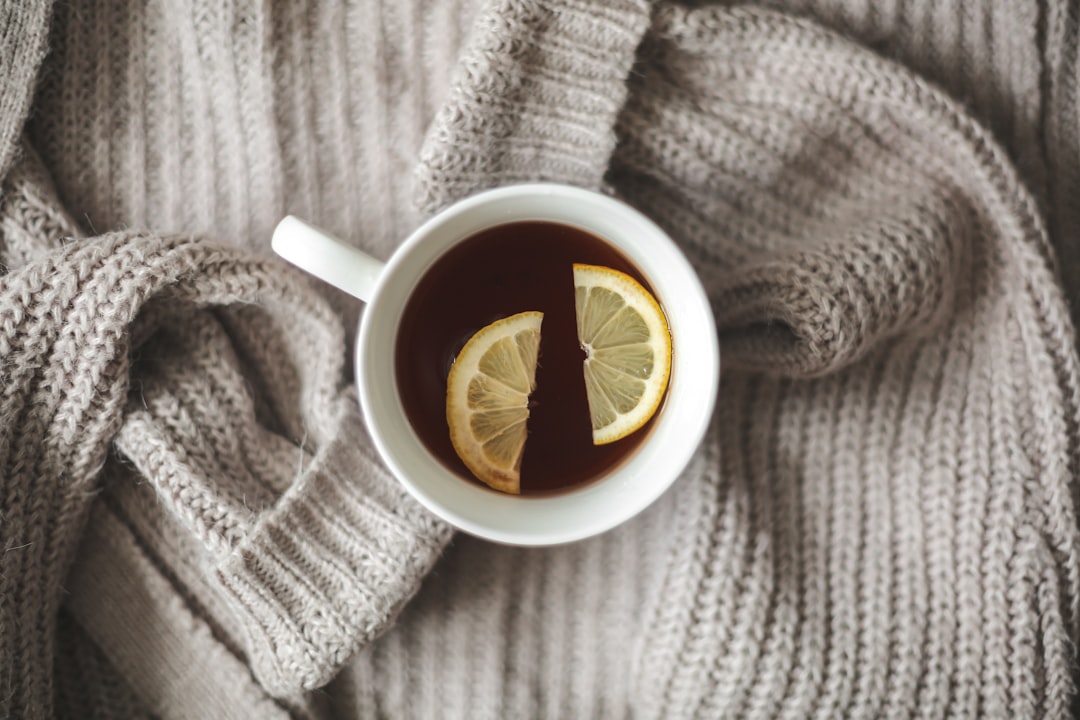 découvrez des remèdes naturels et efficaces pour soulager les symptômes du rhume. boostez votre immunité avec nos conseils et astuces santé pour passer l'hiver en pleine forme.