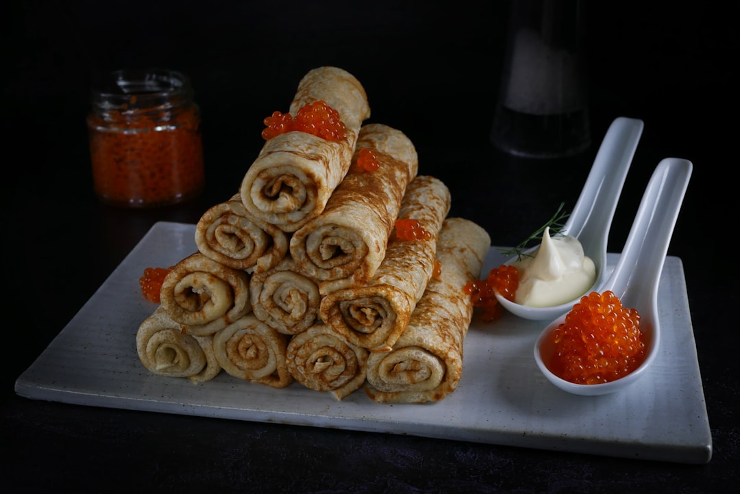 découvrez notre délicieuse sélection de crêpes : des recettes sucrées et salées qui raviront vos papilles. que ce soit pour un dessert gourmand ou un plat savoureux, nos crêpes sont parfaites pour toutes les occasions. savourez la légèreté et le moelleux de nos crêpes faites maison.