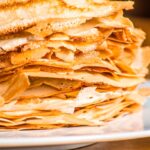 découvrez des recettes de crêpes délicieuses et faciles à réaliser. que ce soit pour un dessert sucré ou un plat salé, nos conseils et astuces vous aideront à préparer des crêpes moelleuses qui raviront vos convives. explorez un monde de saveurs avec nos garnitures variées et nos techniques de cuisson.
