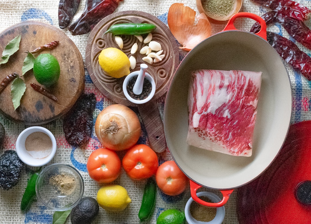 découvrez les traditions culinaires du monde, plongez dans des recettes authentiques et explorez les saveurs qui ont façonné les cultures à travers les âges. à travers un voyage gastronomique, apprenez de chaque plat, de chaque ingrédient et des histoires qui les accompagnent.