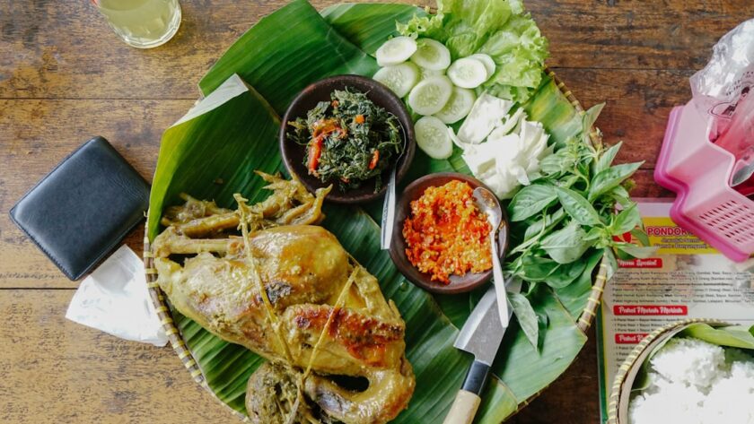 découvrez les richesses des traditions culinaires du monde entier, des recettes authentiques aux techniques de préparation transmises de génération en génération. plongez dans un voyage savoureux qui célèbre la diversité des cultures à travers leurs plats emblématiques.