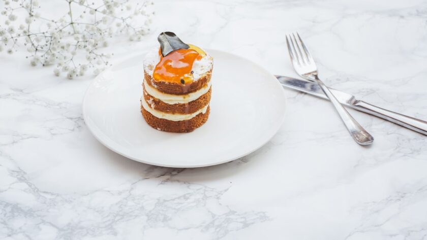 découvrez des recettes de desserts irrésistibles qui raviront vos papilles. que vous soyez amateur de chocolat, de fruits frais ou de douces crèmes, trouvez l'inspiration pour préparer des gourmandises qui feront le bonheur de tous. laissez-vous tenter par nos astuces et conseils de chefs pour réaliser des desserts dignes des plus grandes tables.