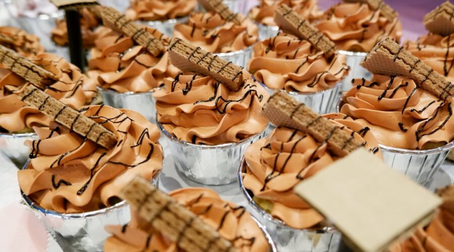découvrez des recettes de desserts délicieuses et faciles à préparer ! que vous soyez amateur de gâteaux, de tartes ou de douceurs glacées, trouvez l'inspiration pour ravir vos papilles et celles de vos convives.