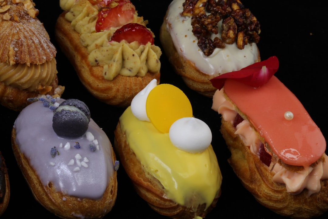 découvrez une variété irrésistible de desserts gourmands et créatifs qui éveilleront vos papilles. que vous soyez amateur de douceurs classiques ou en quête d'innovations sucrées, notre sélection vous séduira à coup sûr.