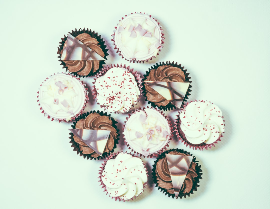 découvrez notre délicieuse sélection de desserts, alliant saveurs sucrées et créativités culinaires pour satisfaire toutes vos envies gourmandes. des recettes classiques aux innovations, chaque bouchée est un pur moment de plaisir.