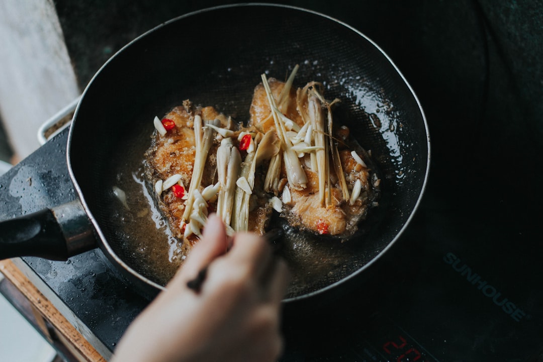 découvrez une sélection délicieuse de recettes de pâques pour célébrer cette fête joyeuse en famille. des plats savoureux aux desserts festifs, trouvez l'inspiration pour un repas mémorable et festif.