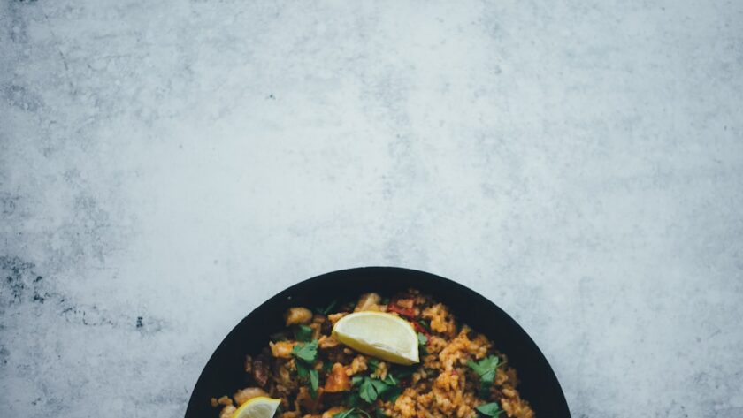 découvrez nos délicieuses recettes de pâques pour célébrer cette fête en famille. de l'agneau rôti aux œufs en chocolat, trouvez l'inspiration pour un menu festif et savoureux qui ravira vos proches.