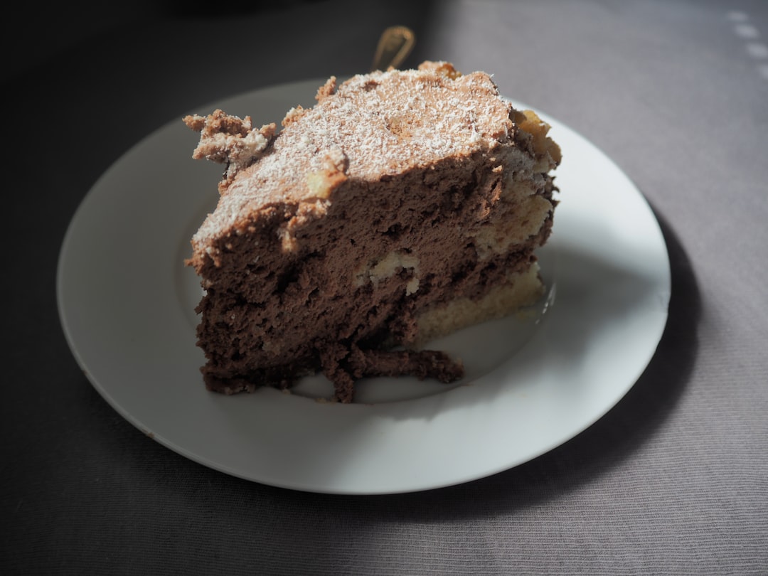 découvrez notre recette de gâteau facile à réaliser, parfaite pour les débutants comme pour les pâtissiers expérimentés. avec des ingrédients simples et des étapes claires, préparez un délicieux gâteau qui ravira vos proches en un rien de temps!