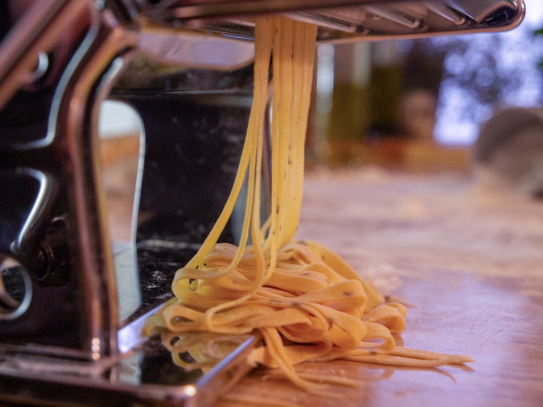 découvrez notre recette de pâtes facile à réaliser ! en quelques étapes simples, préparez un plat savoureux qui ravira toute la famille. idéal pour un dîner rapide ou une occasion spéciale, cette recette met en valeur des ingrédients frais et délicieux.