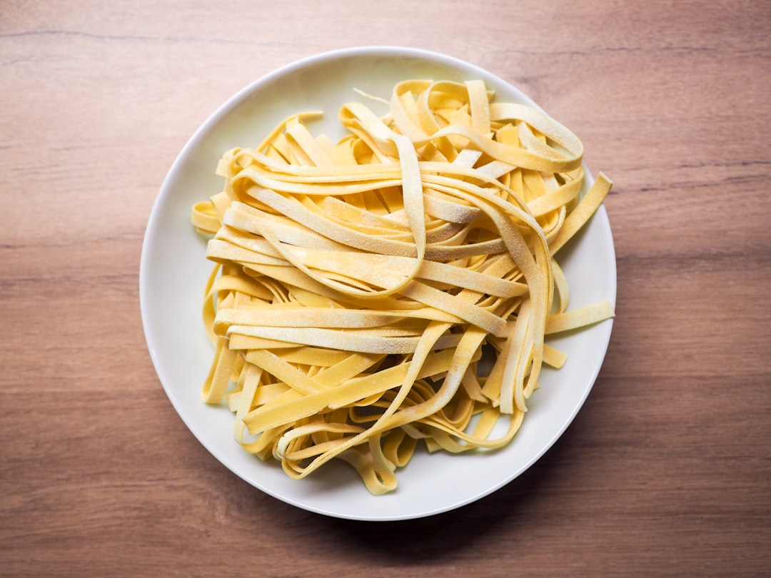 découvrez notre recette de pâtes facile et rapide à préparer ! parfaite pour les soirs de semaine, cette recette allie simplicité et saveurs délicieuses pour régaler toute la famille en un clin d'œil.