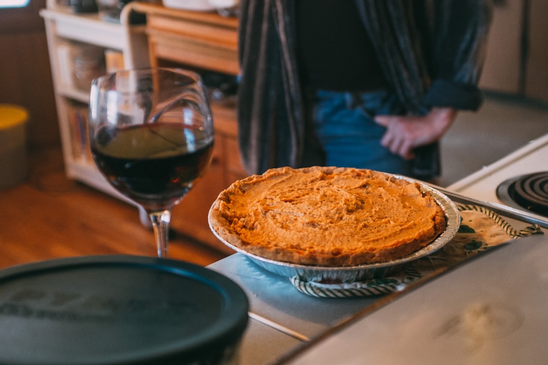 découvrez notre recette facile de tarte qui ravira vos papilles ! en quelques étapes simples, réalisez un dessert succulent et rapide à préparer, idéal pour toutes les occasions. parfait pour les débutants en cuisine !