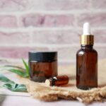 découvrez l'univers des huiles essentielles, ces extraits naturels aux multiples bienfaits. apprenez à les utiliser pour améliorer votre bien-être, favoriser la relaxation et purifier votre espace. explorez les propriétés des différentes huiles essentielles et intégrez-les dans votre quotidien pour une vie plus saine et équilibrée.