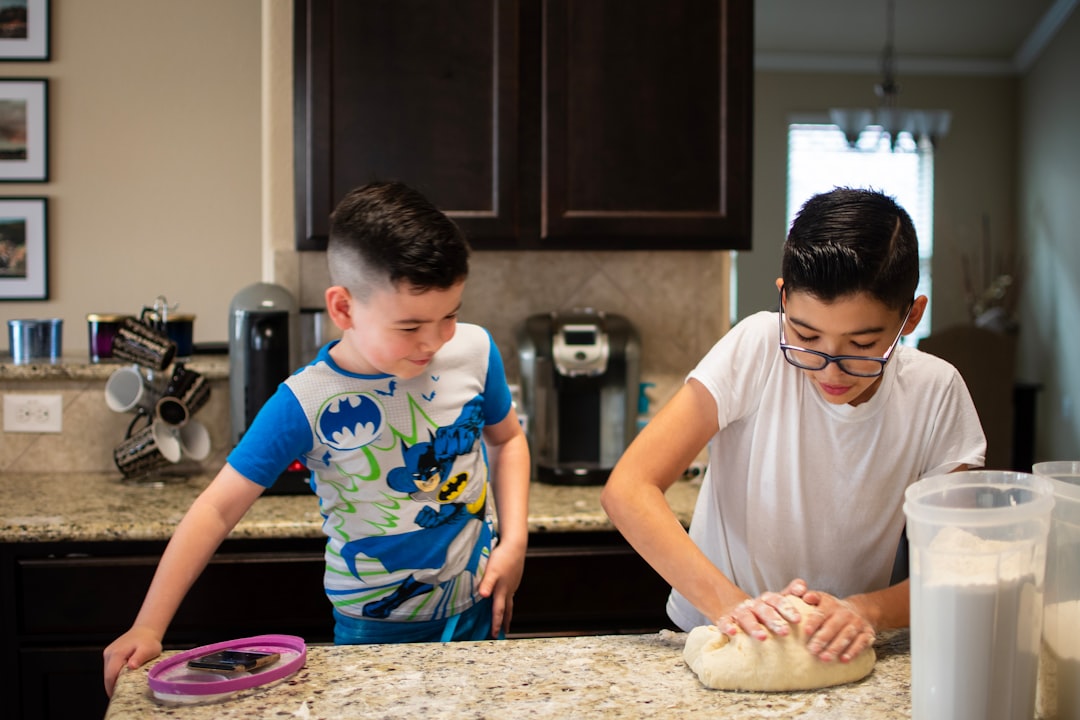 découvrez une délicieuse recette familiale qui ravira vos proches. transmise de génération en génération, cette recette authentique allie tradition et goût, idéale pour partager des moments conviviaux autour de la table.