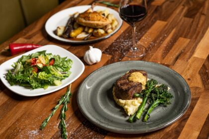 découvrez la tendresse et la saveur du filet mignon, un morceau de choix idéal pour vos repas gastronomiques. apprenez à le cuisiner parfaitement et à l'accompagner avec des garnitures délicieuses pour émerveiller vos invités.