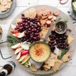 découvrez l'art de la fondue, un plat savoureux et convivial qui réunit vos amis et votre famille autour d'un caquelon fumant. apprenez les différentes recettes, les astuces pour une fondue réussie et les accompagnements incontournables pour une expérience gourmande inoubliable.