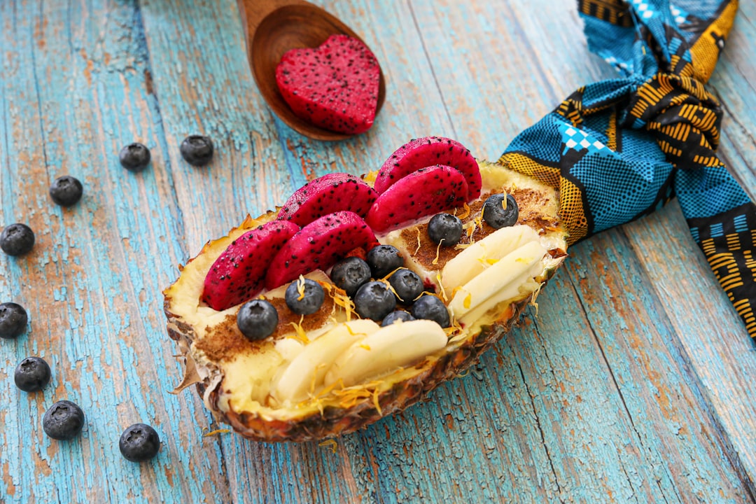 découvrez notre délicieux cocktail de fruits, mélange savoureux de douceurs exotiques et de vitamines. parfait pour une pause rafraîchissante ou comme dessert léger, ce mélange coloré ravira vos papilles et apportera une touche de fraîcheur à toutes vos occasions.