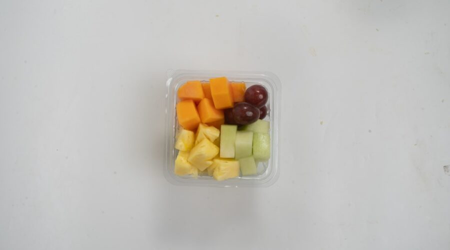 découvrez notre délicieux fruit cocktail, un mélange rafraîchissant de fruits exotiques et de saison, parfait pour égayer vos repas ou vos collations. savourez la fraîcheur et les bienfaits naturels des fruits dans chaque bouchée!
