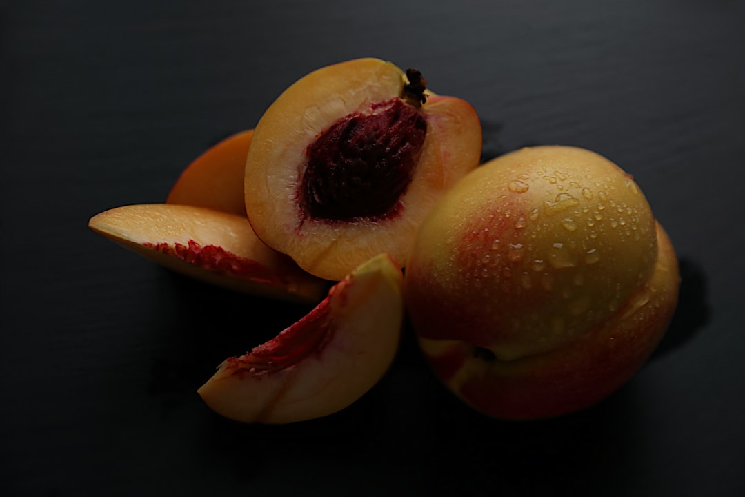 découvrez les meilleures techniques et astuces pour la préservation des fruits, afin de préserver leur saveur et leurs nutriments. apprenez à conserver les fruits frais tout au long de l'année grâce à des méthodes simples et efficaces, allant de la congélation à la mise en conserve.