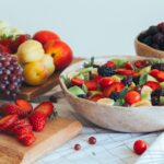 découvrez notre délicieuse recette de salade de fruits, un mélange frais et convivial de fruits juteux, parfait pour vos desserts d'été ou comme encas sain. réveillez vos papilles avec cette explosion de saveurs naturelles et colorées!