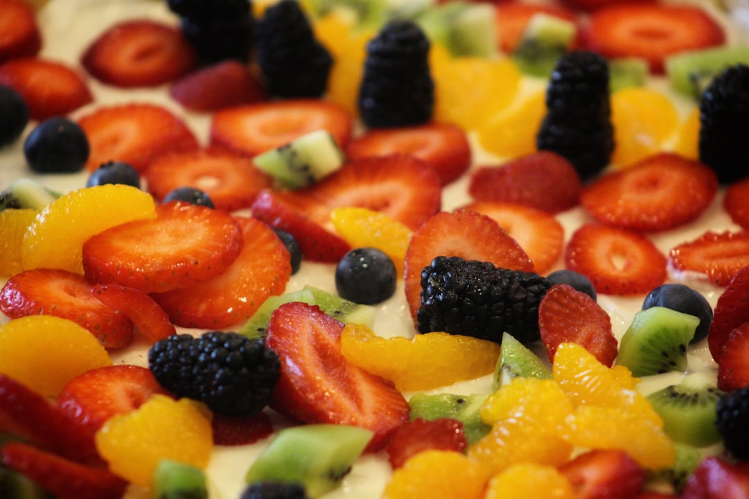 découvrez une délicieuse recette de salade de fruits, mêlant saveurs et fraîcheur. idéale pour un dessert léger ou un en-cas sain, cette salade met en avant des fruits de saison, assaisonnée d'une touche d'agrumes. parfaite pour régaler vos amis et votre famille !