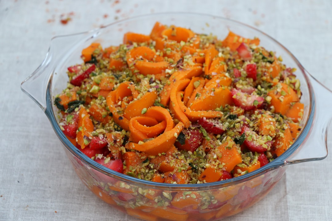 savourez une délicieuse salade de fruits, un mélange rafraîchissant de saveurs estivales, pleine de vitamines et de couleurs. parfaite pour un dessert léger ou un en-cas nutritif, cette salade de fruits convient à tous les palais. découvrez nos recettes faciles et originales pour ravir vos invités !