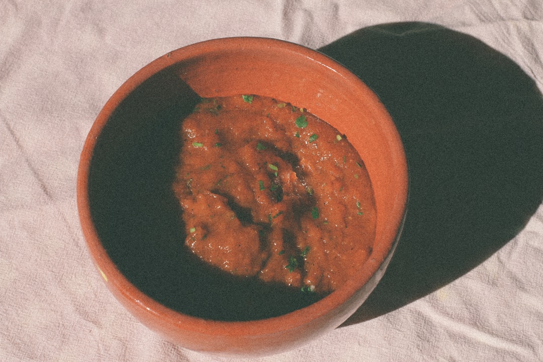 découvrez notre délicieuse recette de goulash, un plat mijoté savoureux originaire d'europe centrale. savourez un mélange réconfortant de viande tendre, de légumes frais et d'épices aromatiques. idéal pour un repas convivial en famille ou entre amis, ce goulash vous transportera au cœur des traditions culinaires.