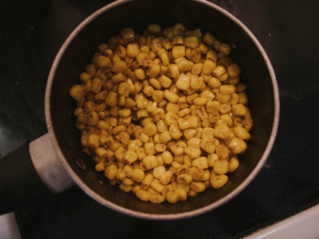 découvrez la recette authentique du goulash, un plat traditionnel d'europe centrale, riche en saveurs et en épices. parfait pour réchauffer vos soirées, ce ragoût de viande tendre vous ravira avec ses arômes savoureux et sa texture réconfortante. apprenez à le préparer pas à pas et à le servir avec des accompagnements variés.