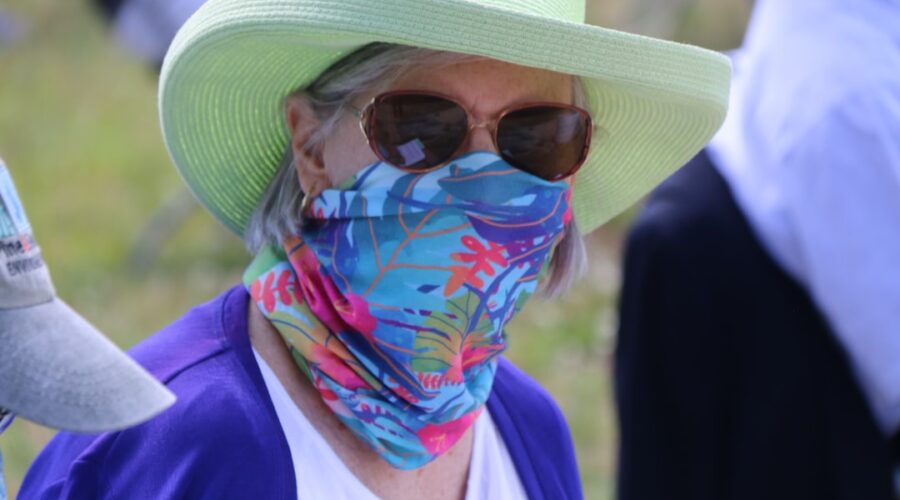 découvrez le masque de grand-mère, un soin facial inspiré des recettes traditionnelles. redécouvrez l'éclat de votre peau avec des ingrédients naturels et bienfaisants, pour un teint radieux et revitalisé, comme le faisait nos grands-mères.