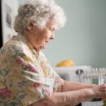 découvrez les remèdes naturels et les astuces bien-être de grand-mère pour prendre soin de votre santé au quotidien. plantes, infusions et conseils d'antan se réunissent pour vous offrir des solutions simples et efficaces à vos petits maux.