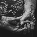 découvrez les secrets des remèdes ancestraux de grand-mère pour soulager naturellement les maux du quotidien. plongez dans un monde de recettes simples et efficaces qui ont traversé les générations.