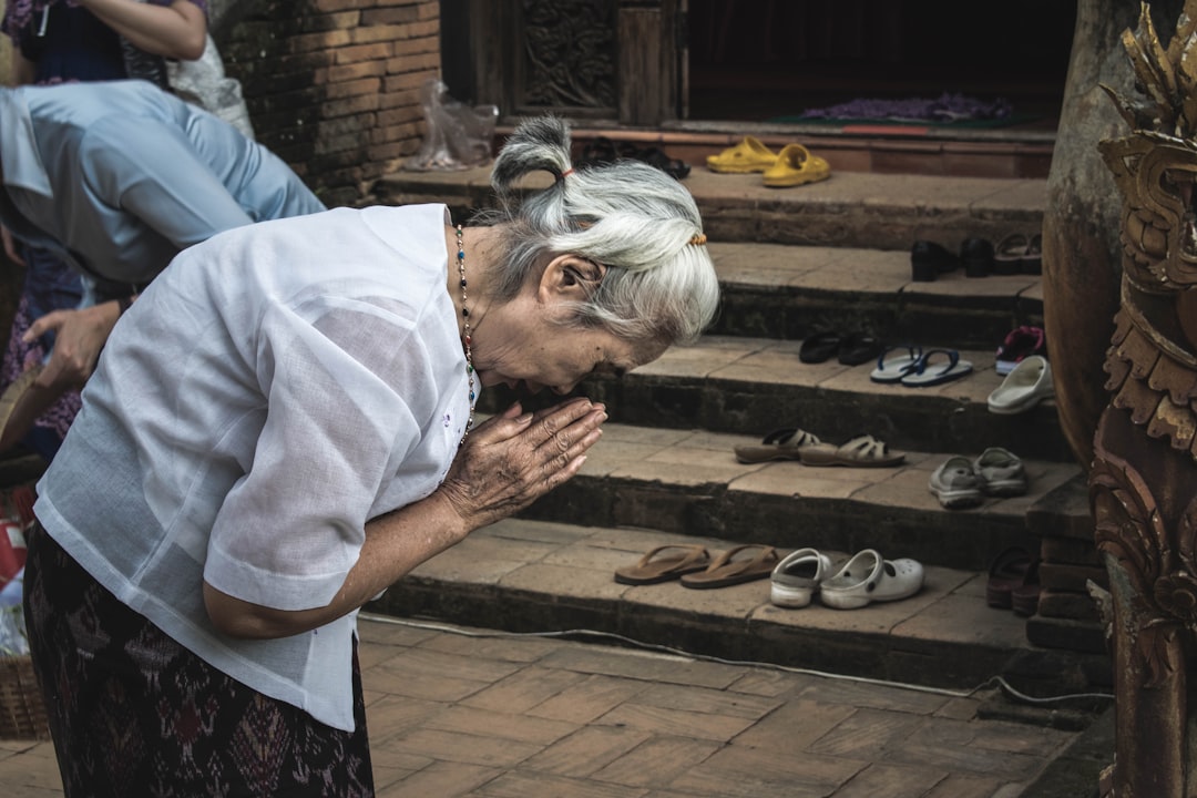 découvrez les remèdes ancestraux de grand-mère qui allient tradition et bien-être. retrouvez des solutions naturelles pour soulager vos maux quotidiens et prendre soin de votre santé de manière douce et efficace.