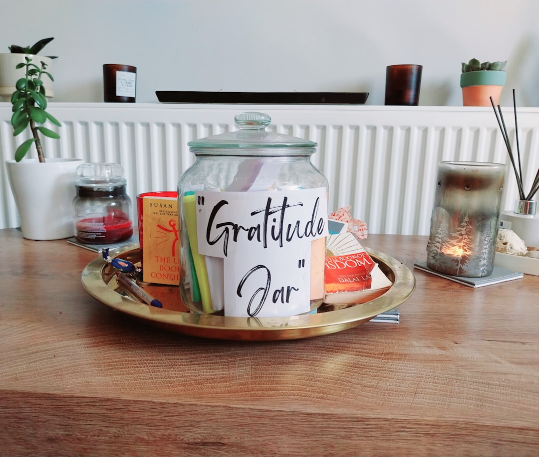 découvrez les précieux conseils de grand-mère pour améliorer votre quotidien ! astuces maison, remèdes naturels et recettes traditionnelles, ces astuces intemporelles vont vous simplifier la vie. plongez dans la sagesse ancienne et redécouvrez des techniques éprouvées qui ont traversé les générations.