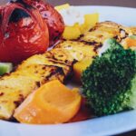 découvrez notre délicieuse recette de légumes grillés, une explosion de saveurs qui met en valeur la fraîcheur des saisons. parfaits en accompagnement ou en plat principal, ces légumes rôtis au grill sauront séduire vos papilles avec leur goût authentique et leur texture parfaite.