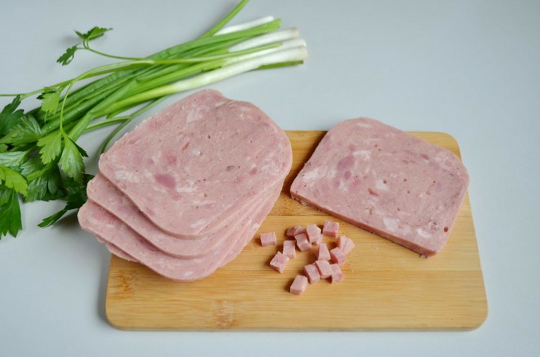 découvrez tout sur le jambon : types, recettes, conseils de préparation et bienfaits. un incontournable dans votre cuisine pour des plats savoureux et authentiques.