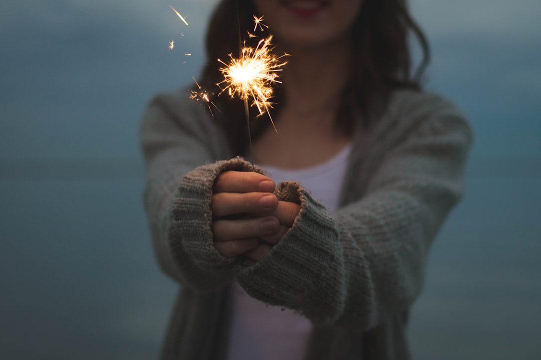 découvrez le véritable sens du bonheur et explorez des conseils, des réflexions et des pratiques pour cultiver la joie au quotidien. transformez votre vie et embrassez une existence épanouissante grâce à des stratégies inspirantes.