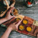 découvrez des remèdes maison efficaces et naturels pour soulager divers maux au quotidien. apprenez à utiliser les ingrédients de votre cuisine pour améliorer votre bien-être et réduire votre dépendance aux médicaments.