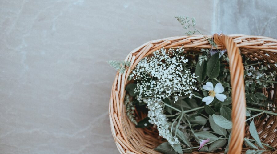 découvrez des remèdes maison efficaces et naturels pour soulager divers problèmes de santé. apprenez à utiliser des ingrédients simples de votre cuisine pour améliorer votre bien-être, diminuer le stress et renforcer votre immunité.