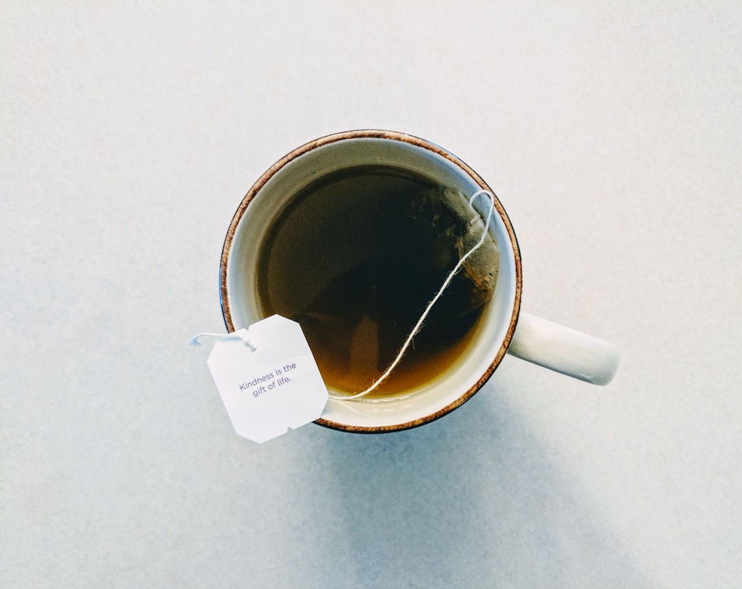 découvrez des remèdes maison efficaces et naturels pour soulager vos maux quotidiens. explorez des recettes simples et des astuces pratiques pour améliorer votre bien-être avec des ingrédients que vous avez déjà chez vous.