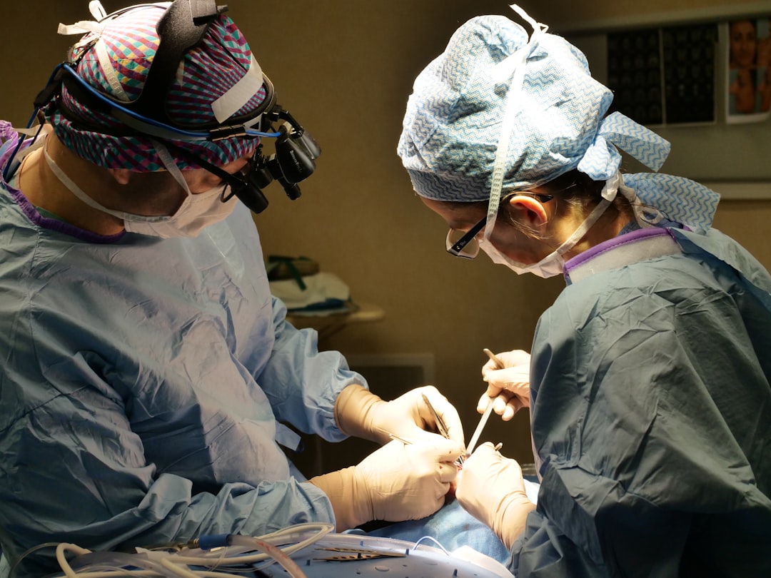 découvrez les avantages et les précautions de la chirurgie à domicile. informez-vous sur les procédures, les soins post-opératoires et comment bénéficier de services médicaux professionnels dans le confort de votre foyer.